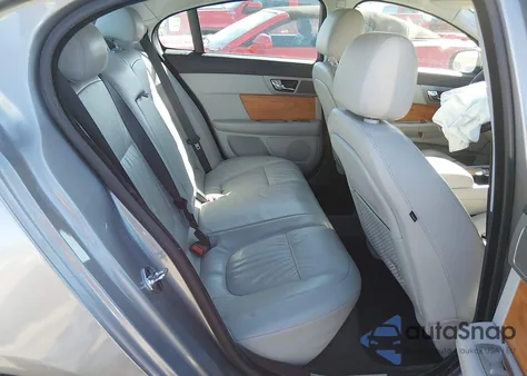 2009 Jaguar Xf Luxury z USA, uszkodzony, nr VIN SAJWA05B49HR43767